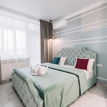 Royal Tower Vip Smart Apartments 1 Kyiv Exterior photo
