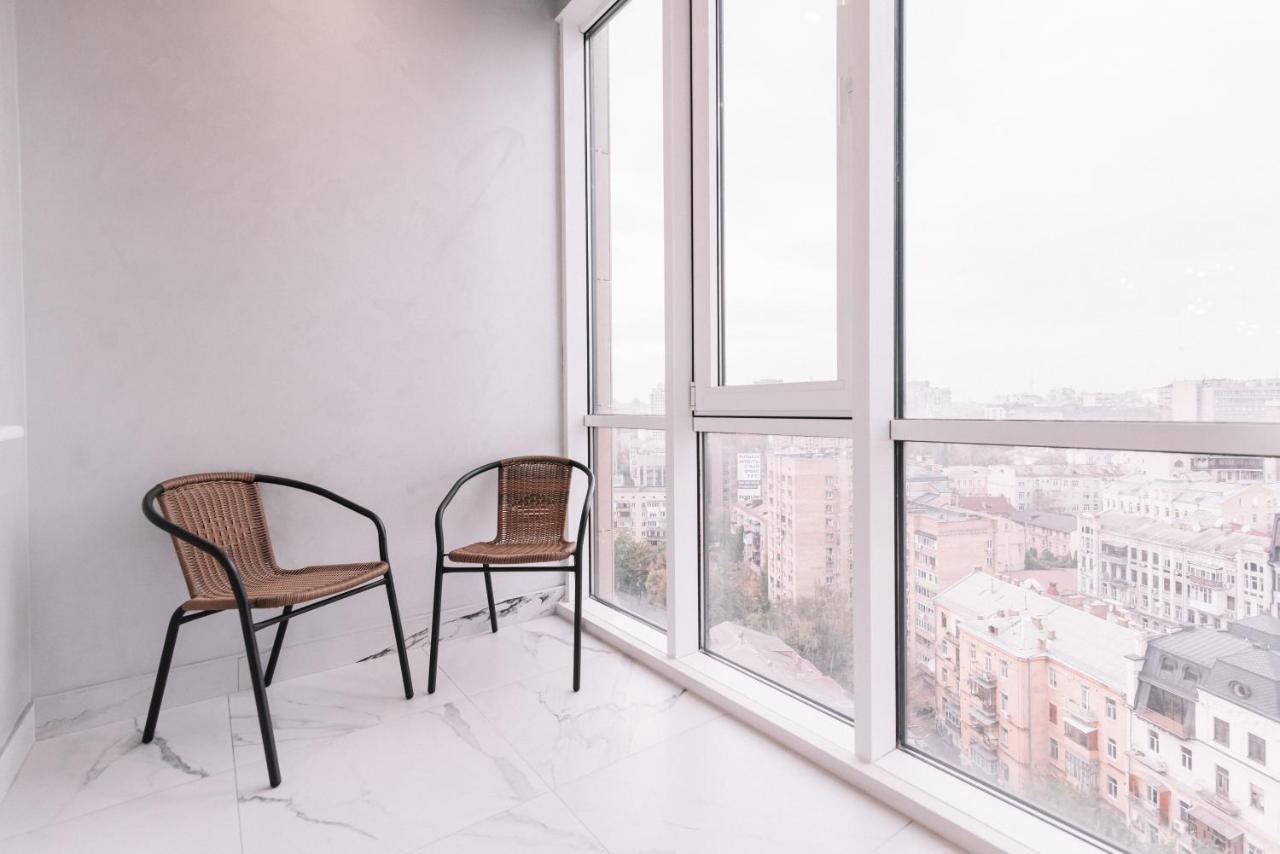 Royal Tower Vip Smart Apartments 1 Kyiv Exterior photo